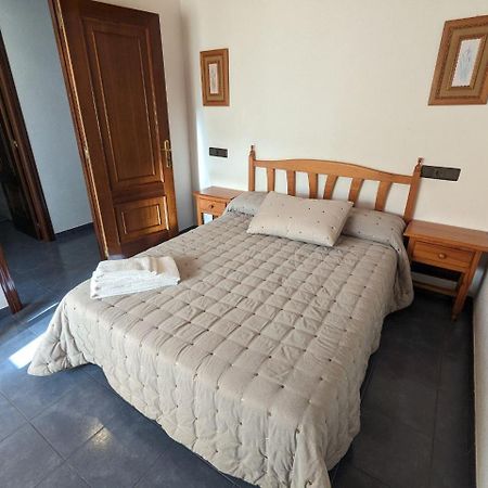 Hotel Vivienda Turistica Vacacional Maricarmen Arou Exterior foto
