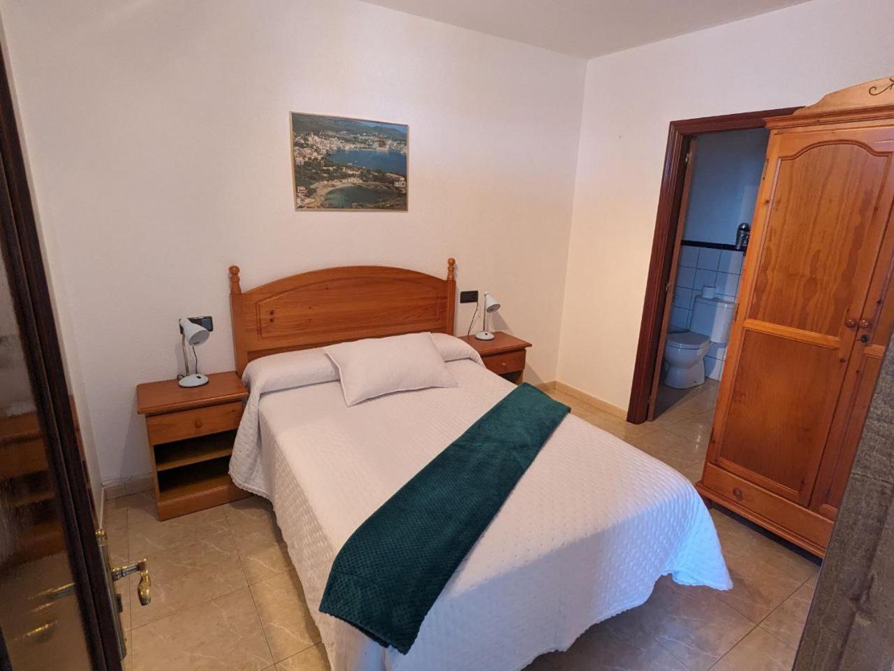Hotel Vivienda Turistica Vacacional Maricarmen Arou Exterior foto