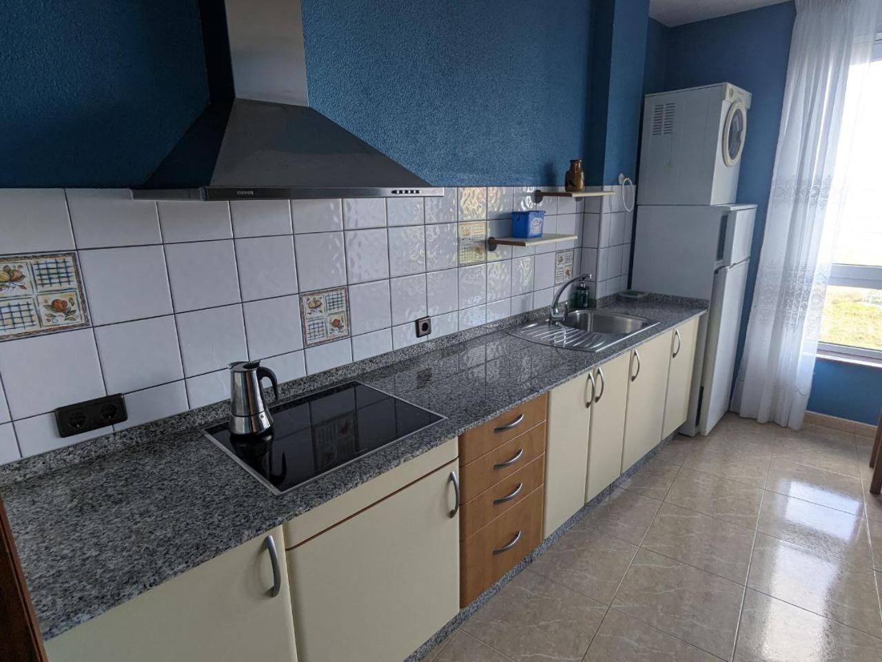 Hotel Vivienda Turistica Vacacional Maricarmen Arou Exterior foto